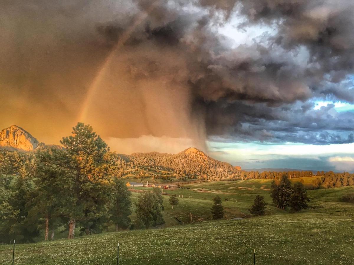 Вилла Lake Guest Ranch Devils Tower Экстерьер фото