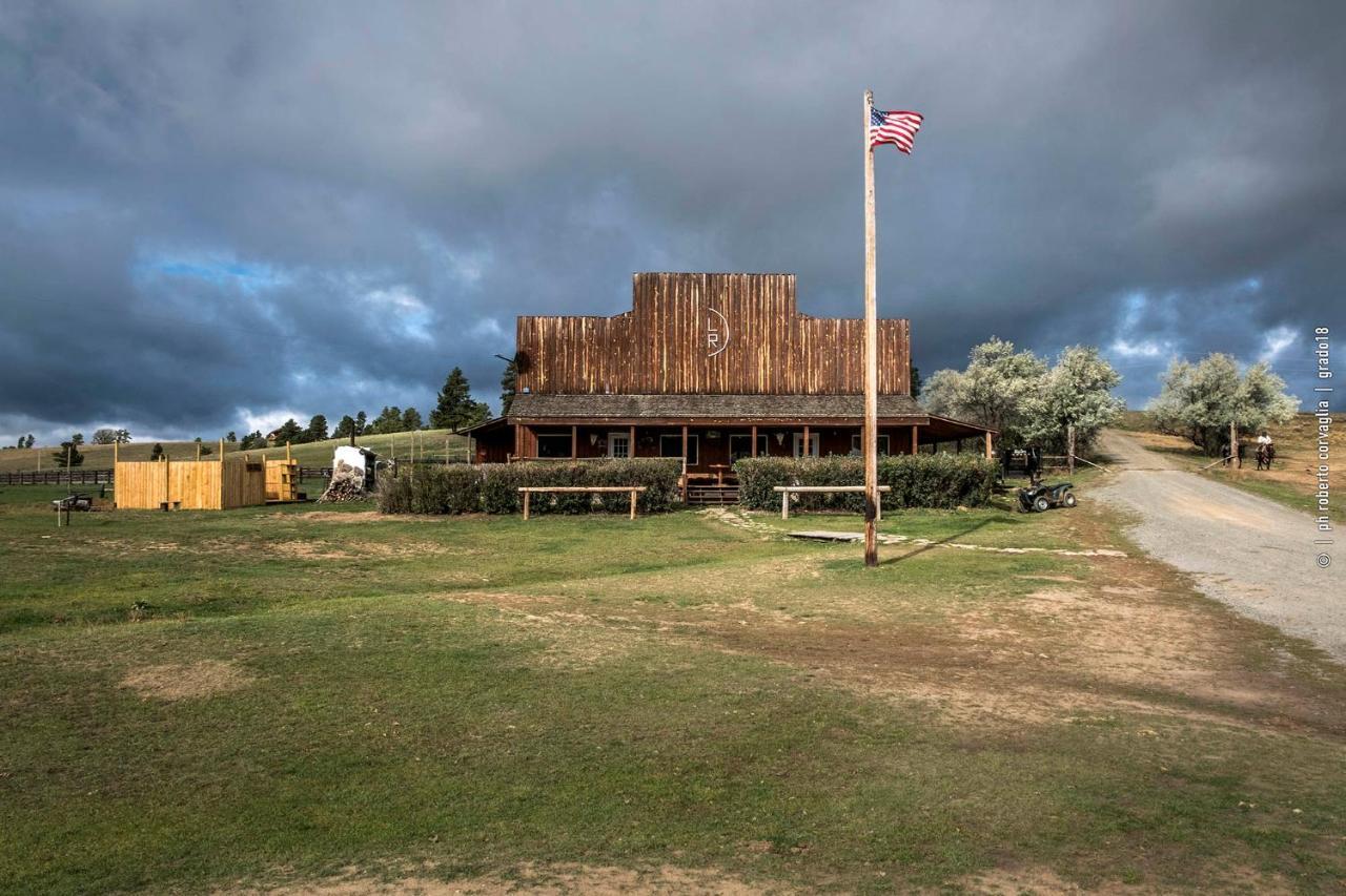 Вилла Lake Guest Ranch Devils Tower Экстерьер фото